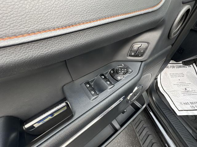 Photo of 2023 Agate Black Metallic Ford Expedition