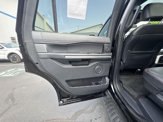 Photo of 2023 Agate Black Metallic Ford Expedition