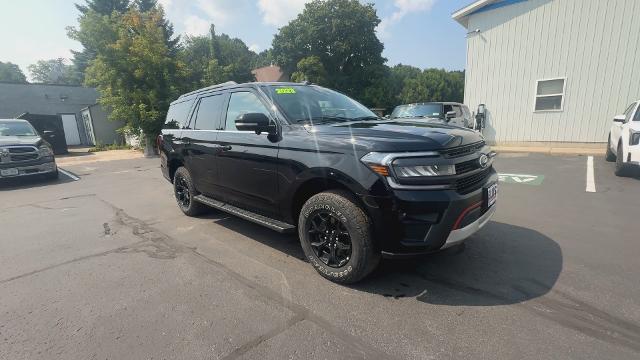 Photo of 2023 Agate Black Metallic Ford Expedition