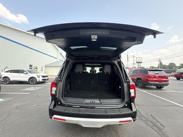 Photo of 2023 Agate Black Metallic Ford Expedition