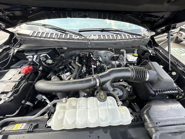 Photo of 2023 Agate Black Metallic Ford Expedition