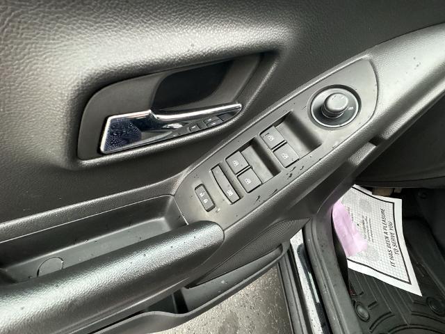 Photo of 2022 Mosaic Black Metallic Chevrolet Trax