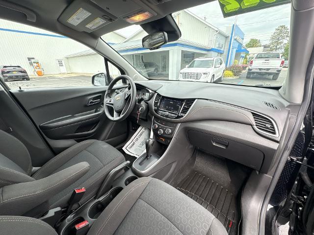 Photo of 2022 Mosaic Black Metallic Chevrolet Trax