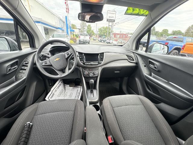 Photo of 2022 Mosaic Black Metallic Chevrolet Trax