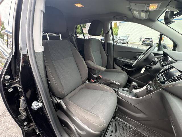 Photo of 2022 Mosaic Black Metallic Chevrolet Trax