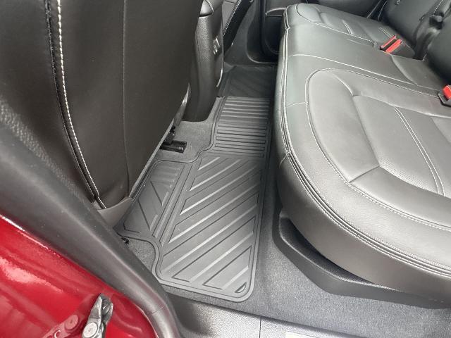 Photo of 2022 Cayenne Red Tintcoat GMC Canyon