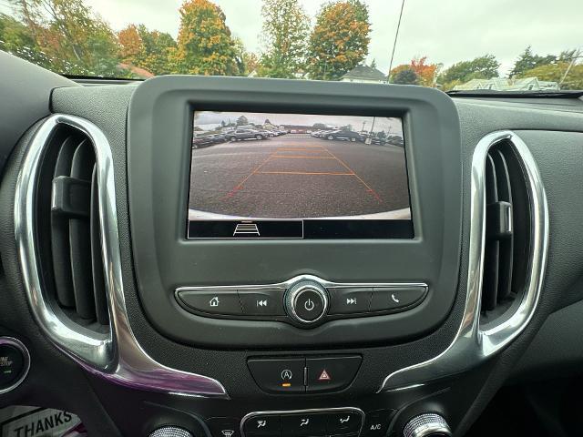 Photo of 2022 Silver Ice Metallic Chevrolet Equinox