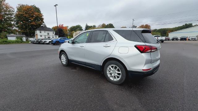 Photo of 2022 Silver Ice Metallic Chevrolet Equinox