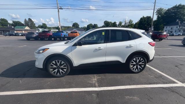 Photo of 2020 White Ford Escape
