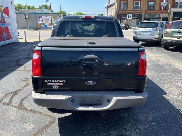 Photo of 2001 Black Clearcoat Ford Explorer Sport Trac
