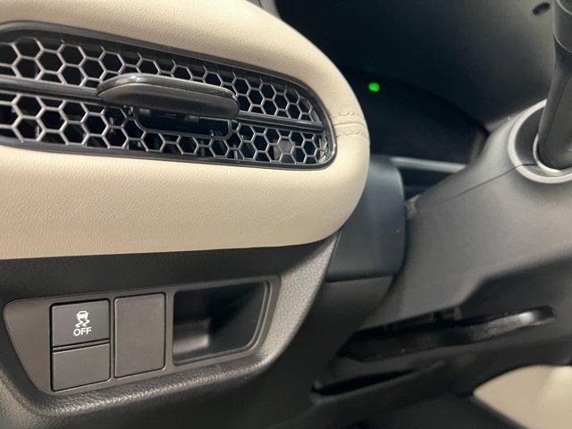 Photo of 2025 Platinum White Honda HR-V
