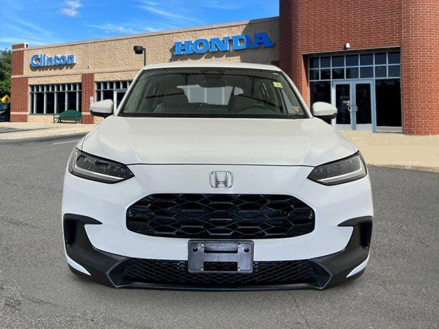 Photo of 2025 Platinum White Honda HR-V