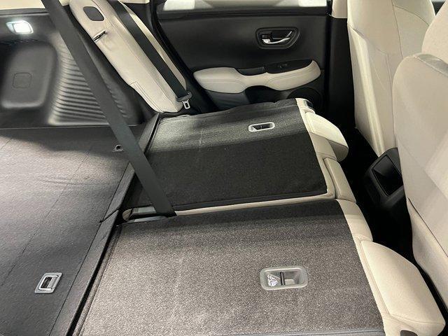Photo of 2025 Platinum White Honda HR-V