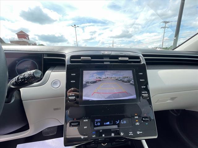 Photo of 2023 Shimmering Silver Hyundai TUCSON