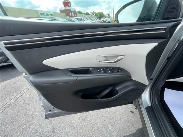 Photo of 2023 Shimmering Silver Hyundai TUCSON