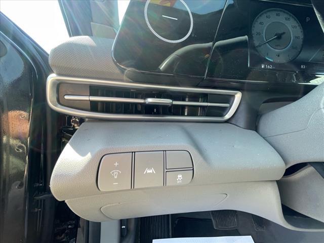 Photo of 2022 Phantom Black Hyundai ELANTRA