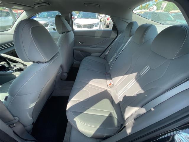 Photo of 2022 Phantom Black Hyundai ELANTRA
