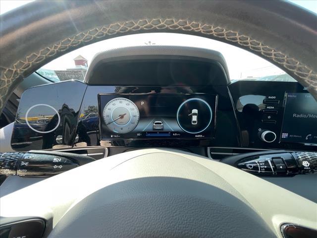 Photo of 2022 Phantom Black Hyundai ELANTRA