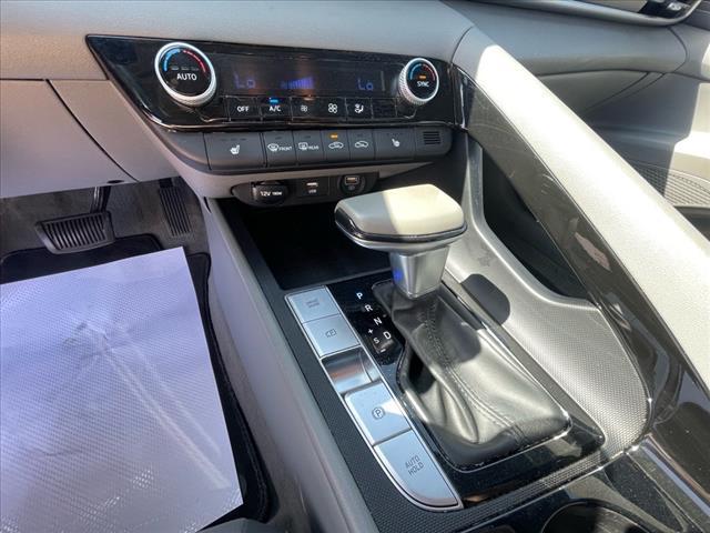 Photo of 2022 Phantom Black Hyundai ELANTRA