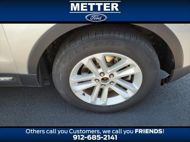 Photo of 2016 Ingot Silver Ford Explorer
