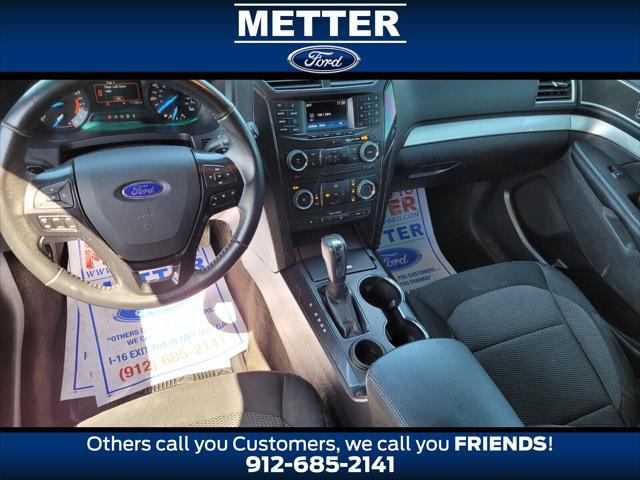 Photo of 2016 Ingot Silver Ford Explorer