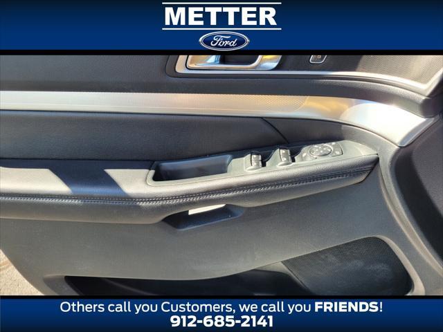 Photo of 2016 Ingot Silver Ford Explorer