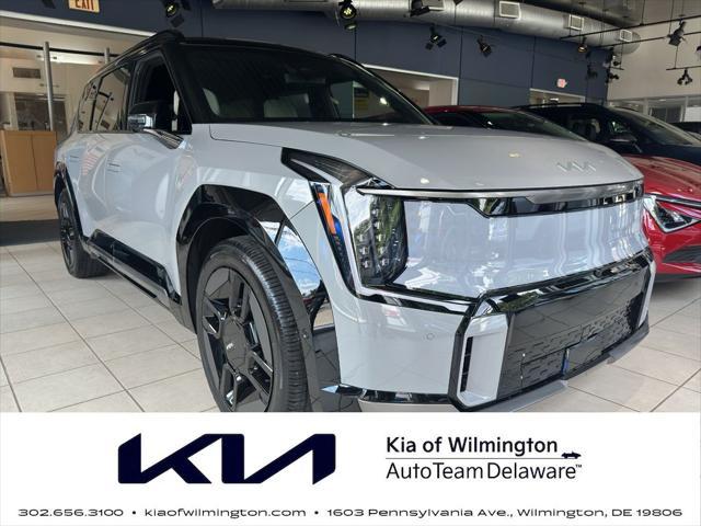 Photo of 2026 Wolf Gray/Ebony Black Roof Kia EV9