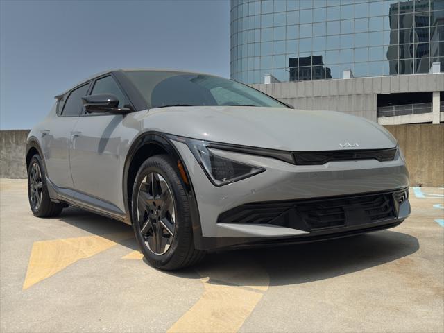 Photo of 2025 Wolf Gray Kia EV6