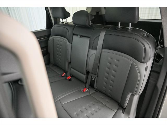 Photo of 2026 Ivory Silver Kia EV9
