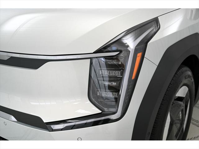 Photo of 2026 Ivory Silver Kia EV9