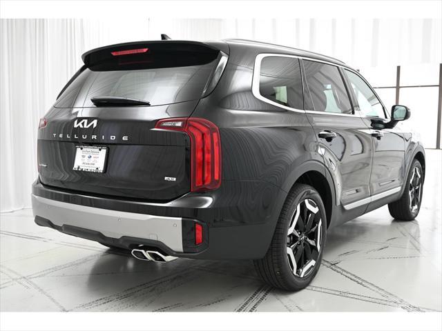 Photo of 2025 Ebony Black Kia Telluride
