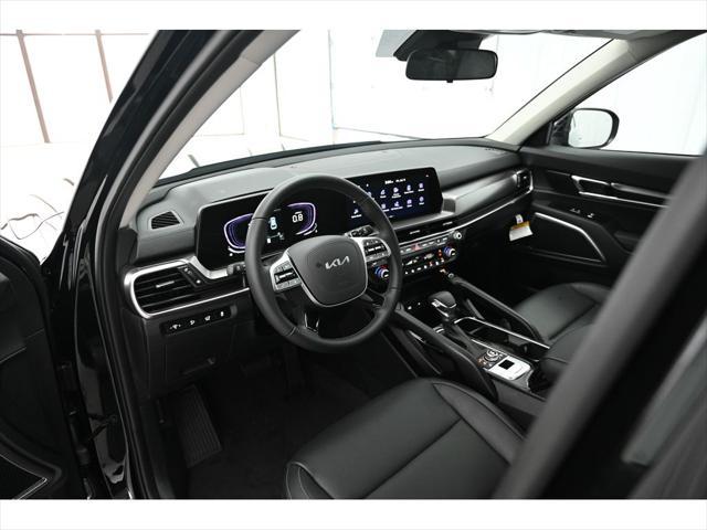 Photo of 2025 Ebony Black Kia Telluride