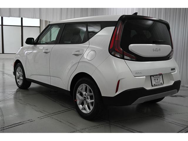 Photo of 2025 Snow White Pearl Kia Soul