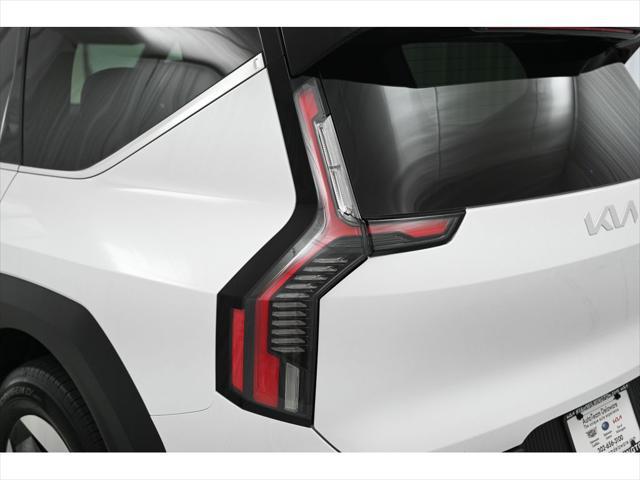 Photo of 2026 Glacial White Pearl Kia EV9