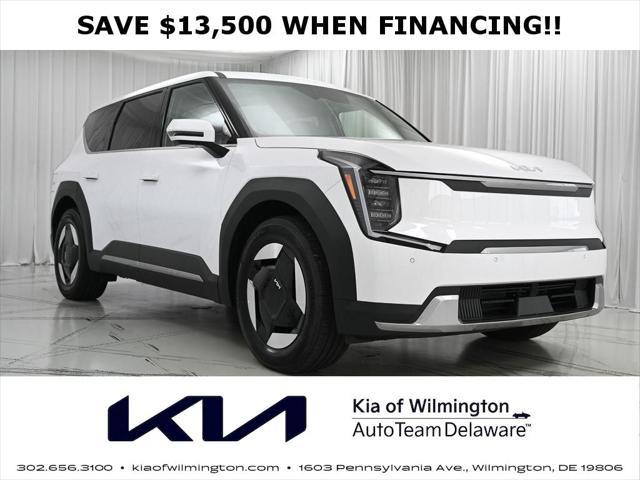 Photo of 2026 Glacial White Pearl Kia EV9