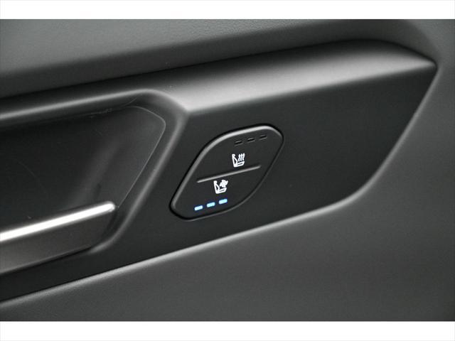 Photo of 2026 Glacial White Pearl Kia EV9