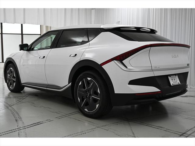 Photo of 2025 Glacier White Pearl Kia EV6