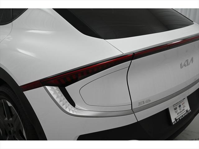 Photo of 2025 Glacier White Pearl Kia EV6