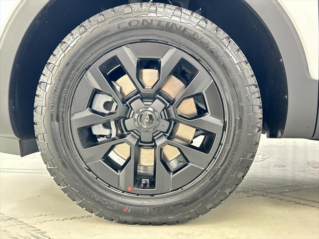 Photo of 2025 Glacial White Pearl Kia Telluride