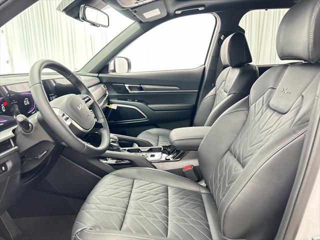 Photo of 2025 Glacial White Pearl Kia Telluride