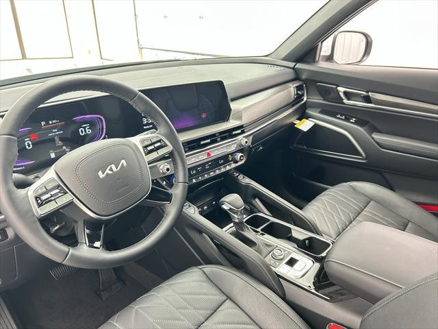 Photo of 2025 Glacial White Pearl Kia Telluride
