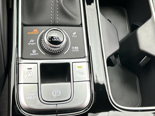Photo of 2025 Glacial White Pearl Kia Telluride