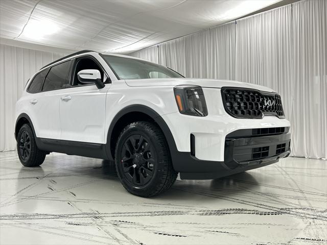 Photo of 2025 Glacial White Pearl Kia Telluride