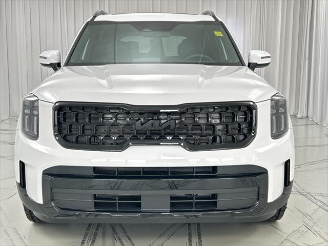 Photo of 2025 Glacial White Pearl Kia Telluride