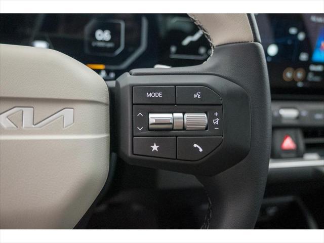 Photo of 2025 Currant Red Kia K4