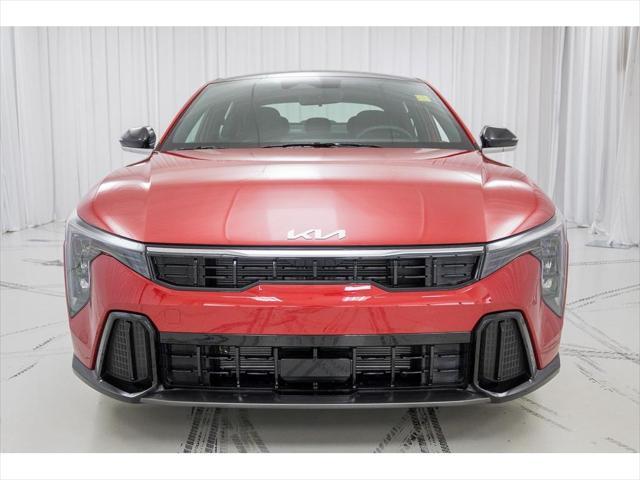 Photo of 2025 Currant Red Kia K4