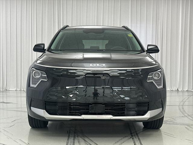 Photo of 2025 Aurora Black Pearl Kia Niro EV