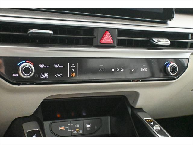 Photo of 2025 Jungle Green Kia Sorento