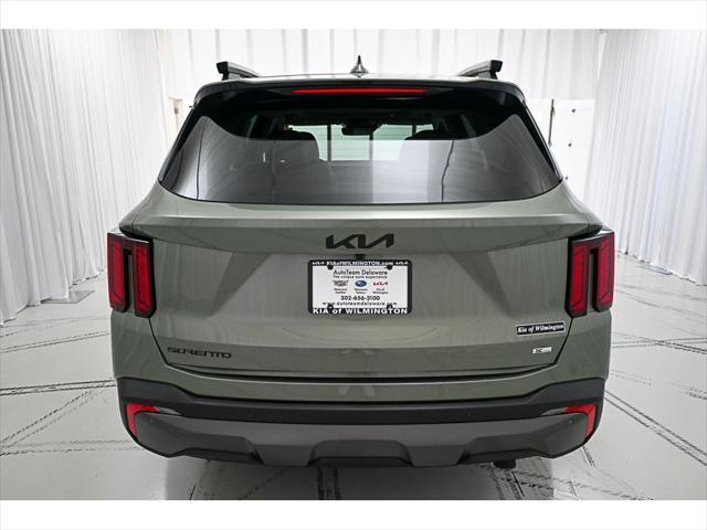 Photo of 2025 Jungle Green Kia Sorento