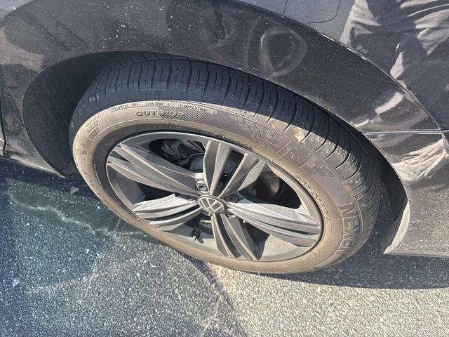 Photo of 2024 Deep Black Pearl Effect Volkswagen Jetta